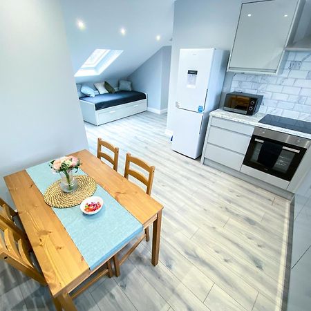 Large 1-Bedroom Flat, 5 Guest, London - F4 Εξωτερικό φωτογραφία