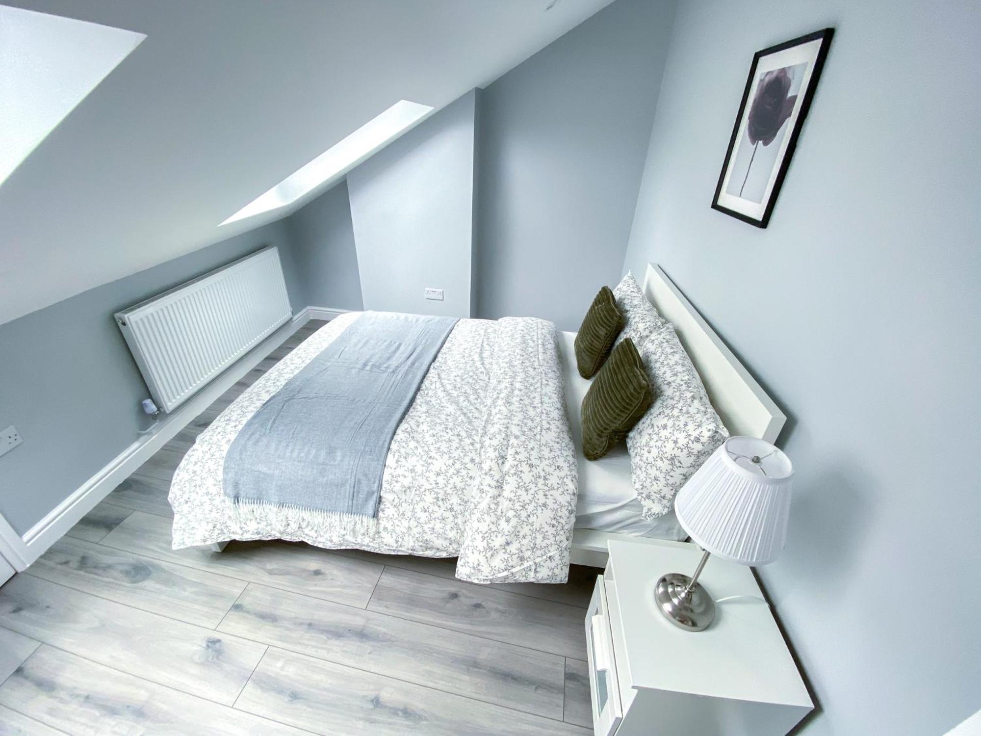 Large 1-Bedroom Flat, 5 Guest, London - F4 Εξωτερικό φωτογραφία